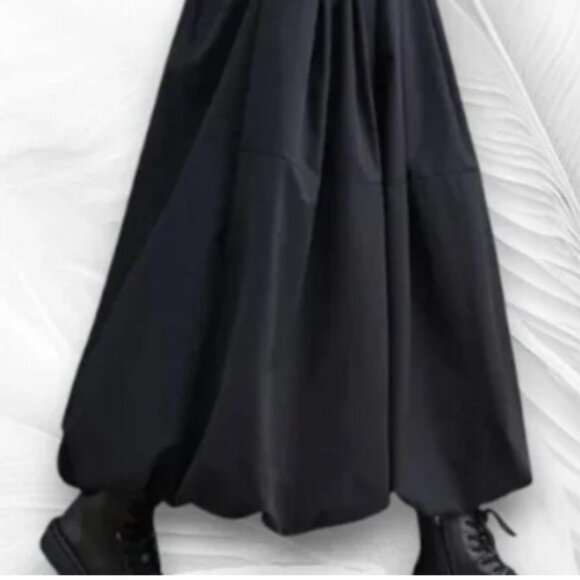 Women's Skirt with a Volume Silhouette Size: L - Picture 2 of 8